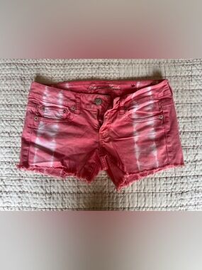 American Eagle Tie-Dye Pink Frayed Denim Shorts